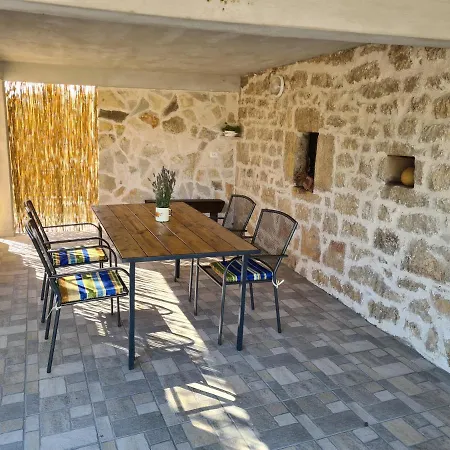 Nena Hébergement de vacances *