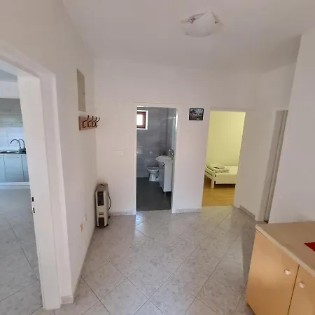 Holiday home Nena Drnis