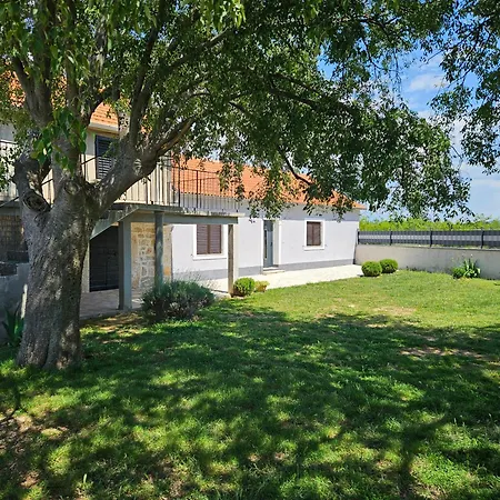 Ferienhaus Nena *