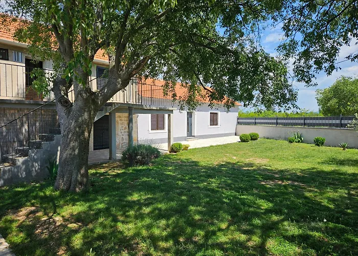 Dom wakacyjny Nena *