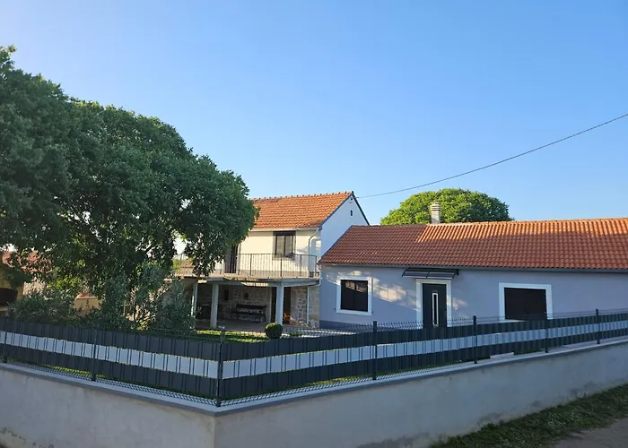 Dom wakacyjny Nena *